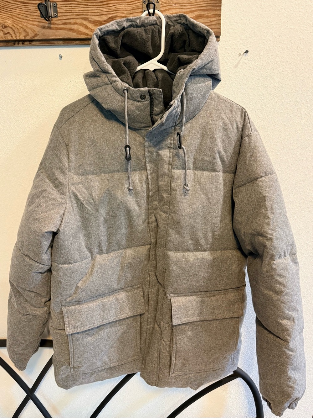 Old Navy Men’s Small Gray Water Resistant Hooded Puffer Jacket Winter Coat